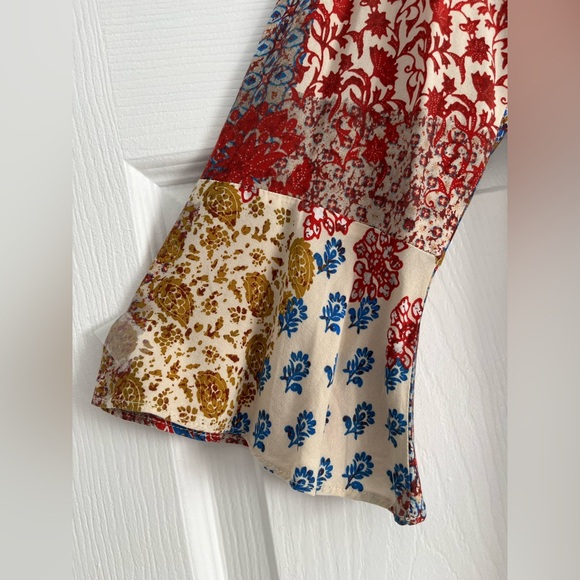 Woman Top - Picture 3 of 8